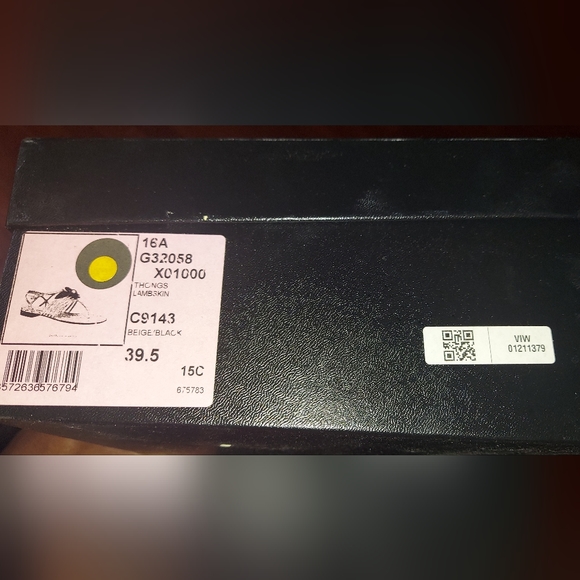 Authentic Chanel Tan Lambskin Thong Sandals w/box and dust bags. Good Condition! - Picture 9 of 10